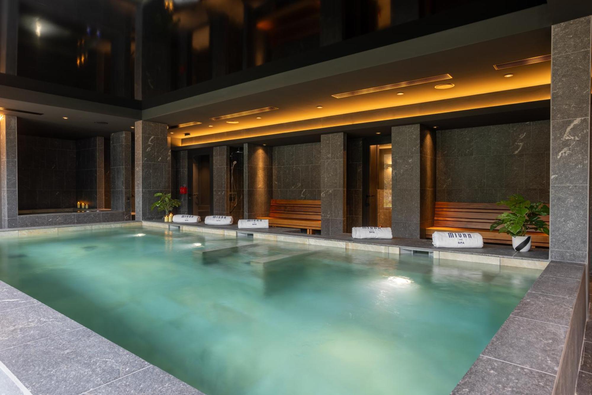 Miura Hotel Voglans Exterior photo