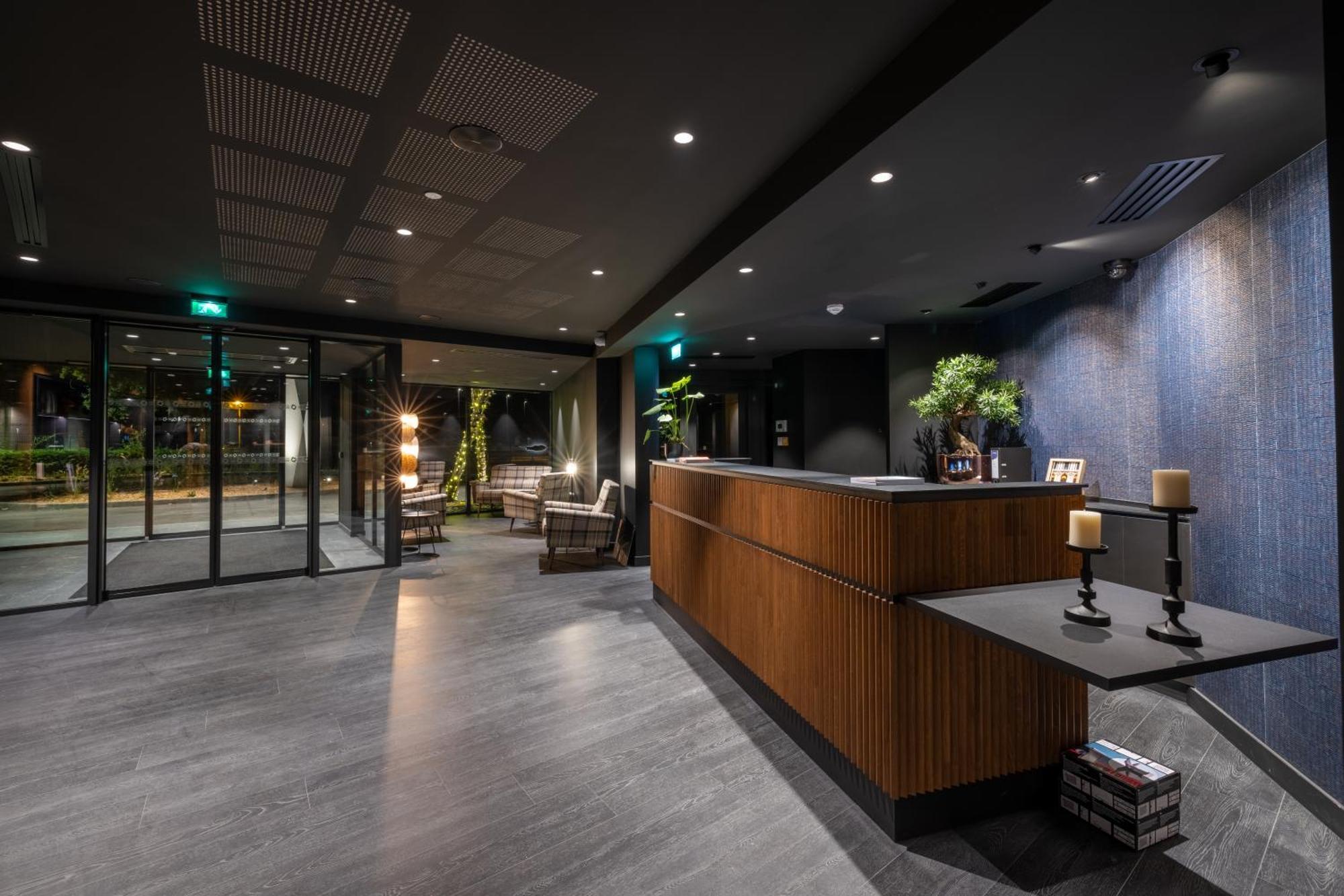 Miura Hotel Voglans Exterior photo
